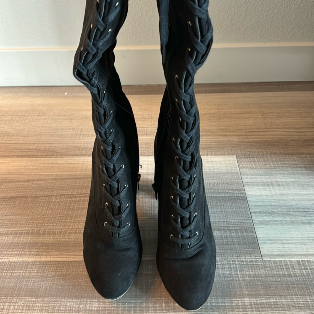 Suede laced heeled boots